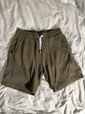 H&M Men's Olive Shorts